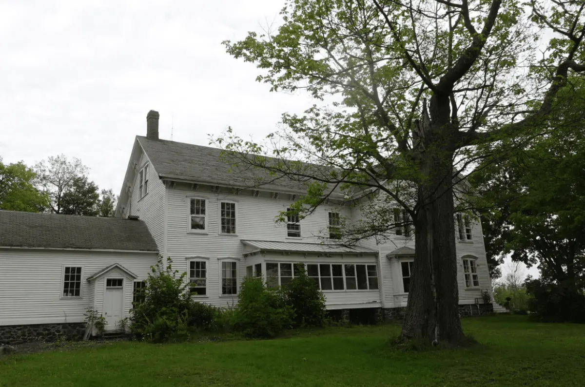 The Quincy House Side View
